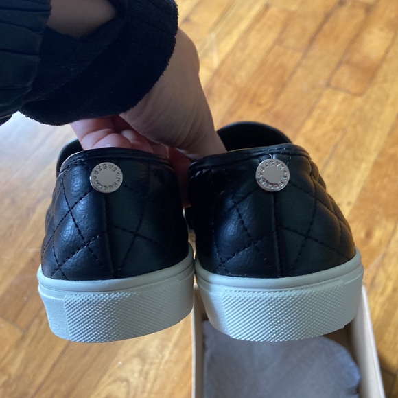Steve Madden black slip on shoes nwt - Picture 6 of 11